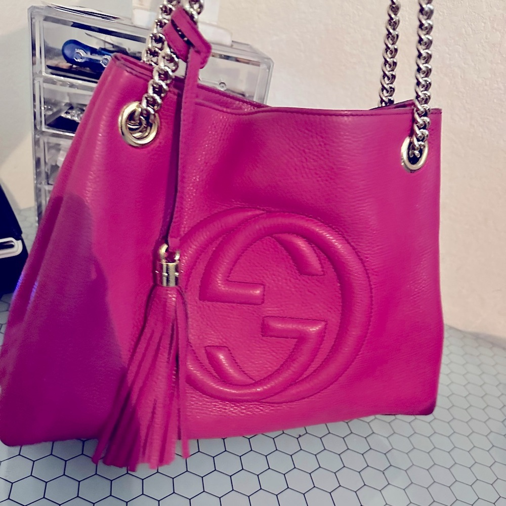 Gucci Soho Medium magenta double leather chain bag. - Picture 1 of 5